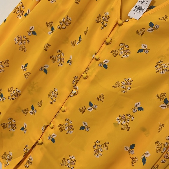 NWT Loft Outlet Women Yellow Floral Top Size Medium - Picture 4 of 5